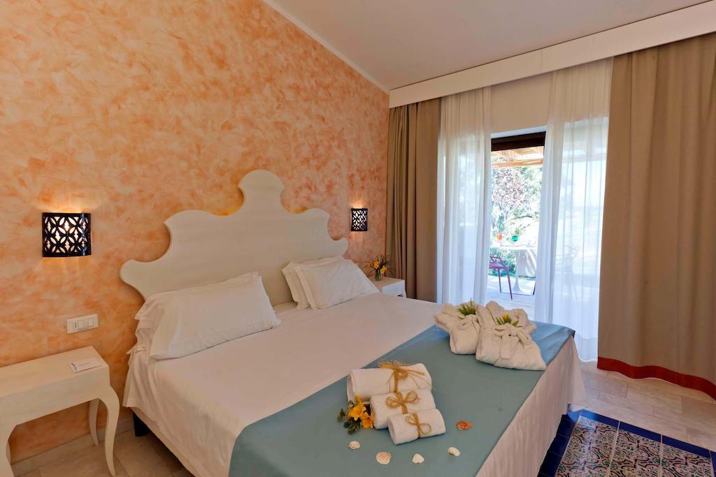 Paradise Resort And Spa San Teodoro  Exterior photo